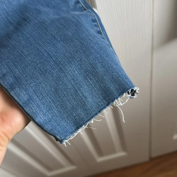 Universal Thread | High-Rise Skinny | frayed hem jeans | size 16/33L - Picture 2 of 8